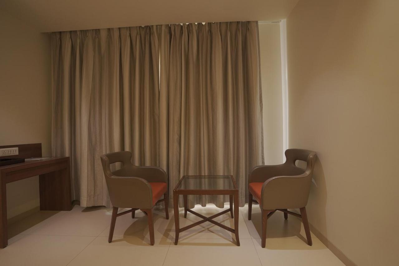 Hotel Mathoshree Thane Exterior foto